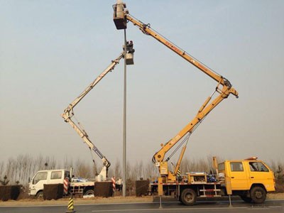 �ߜ�Һ������ƽ�_